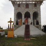 Schitul „Înălţarea Sfintei Cruci” de la Petroşniţa şi-a serbat hramul