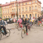 Gugulanii au avut curaj să folosească… bicicleta