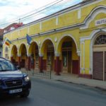 Biblioteca din Caransebeş riscă să rămână doar cu directorul