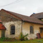 Una dintre primele hidrocentrale din Europa, abandonată, la Caransebeş