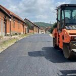 Se toarnă asfalt la Dalci