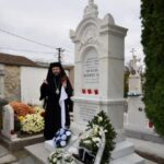 Monumentul lui Constantin Diaconovici Loga din Cimitirul românesc al orașului Caransebeș, operă a învățătorilor români din Banat