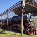 Locomotiva de război şi Vagonul regal, pe linie moartă la Caransebeş