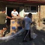A început distribuirea pachetelor cu alimente pentru persoanele defavorizate