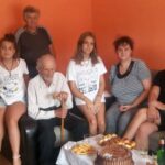 La 101 ani, Ioan Silviu Ploscariu din Tincova îşi îngrijeşte propria gospodărie