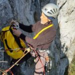 Salvamontul se pregăteşte de iarnă şi reface traseele de alpinism
