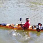 La 68 de ani, Dan Paici, „Lupul Singuratic” din Caransebeş, a vâslit 100 de kilometri pe Dunăre cu caiacul
