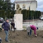 Angajaţii SPIR, lucrări pe străzi şi în spaţiile verzi