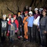 Tabără speologică pentru copii aventuroşi, la Peştere