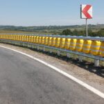 Se montează sistem de siguranţă pe rulouri pe DN 6, la Armeniş